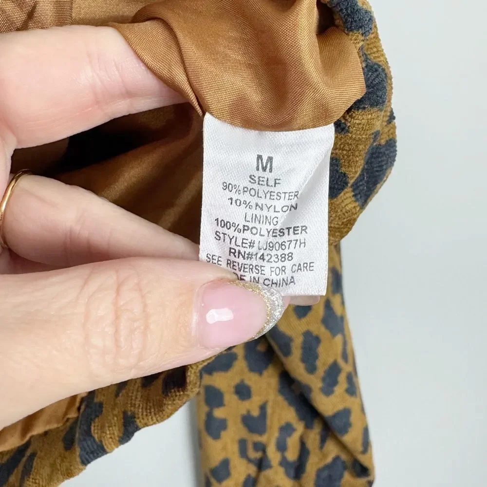 Essue | Animal Print Textured Semi Crop Zip Front Jacket Women’s Size Medium